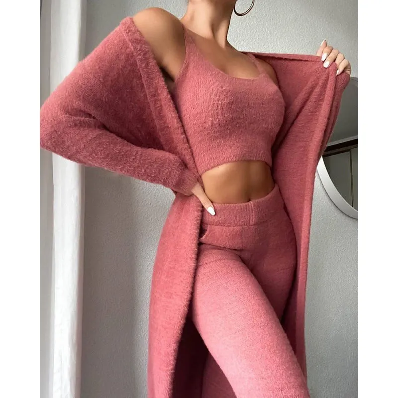 Cozy Charm Pajama Set: Warmth & Style for the Season