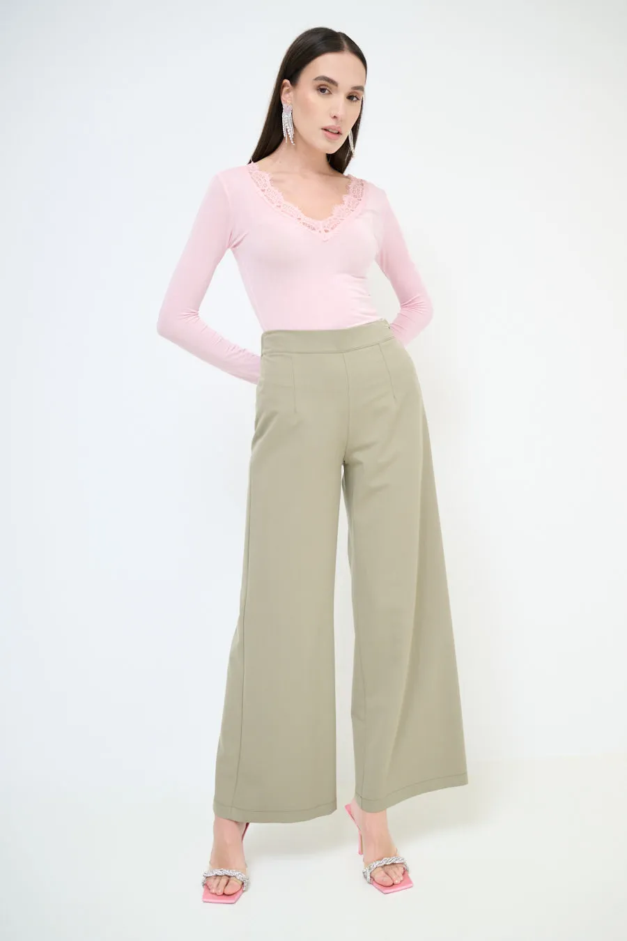 High-waisted wide leg flowy trousers wholesale