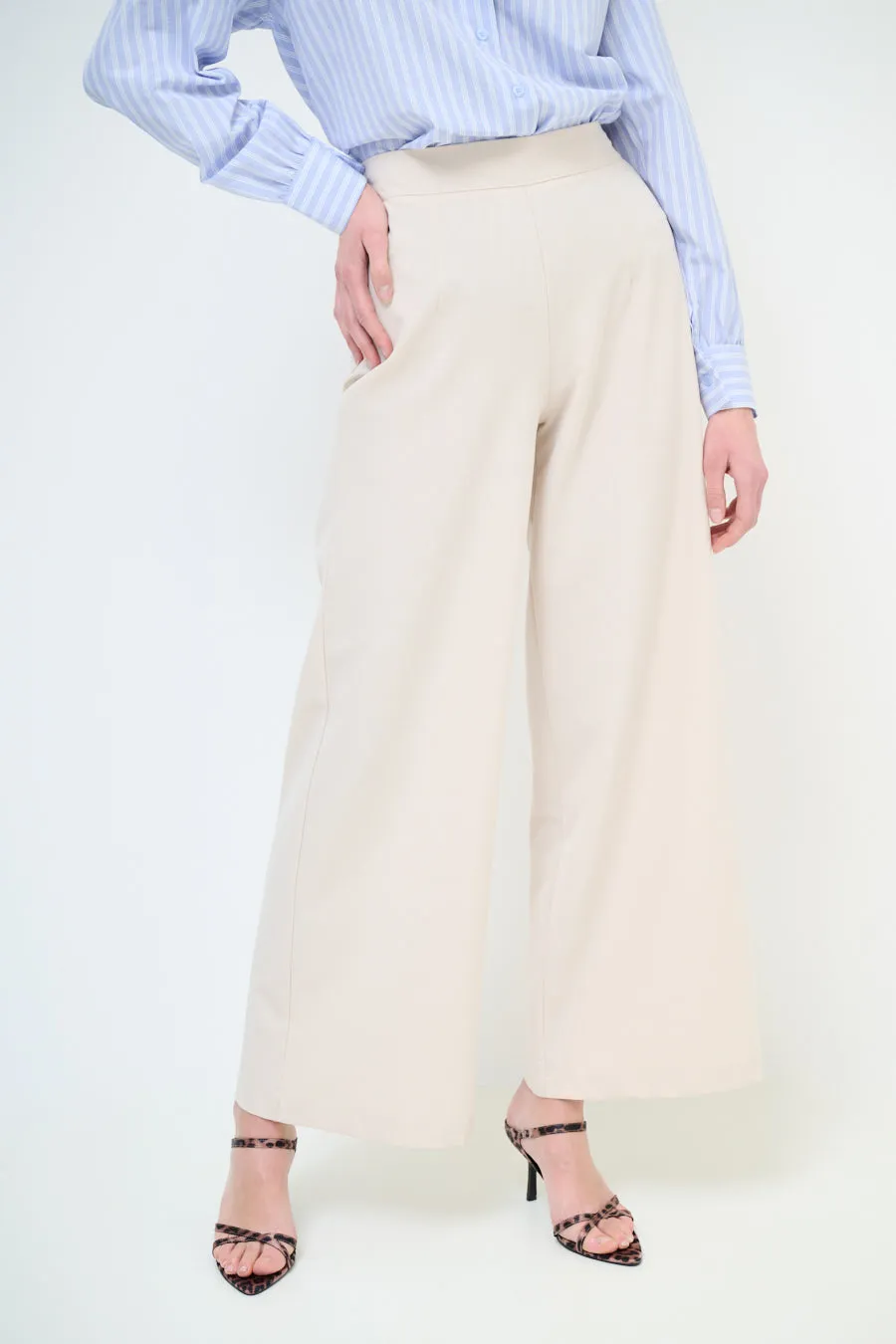 High-waisted wide leg flowy trousers wholesale