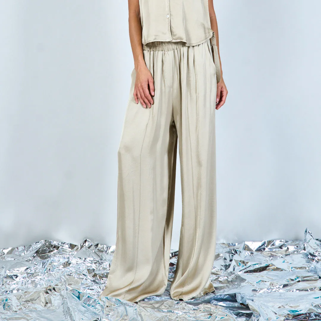 Relaxed wide-leg trousers wholesale