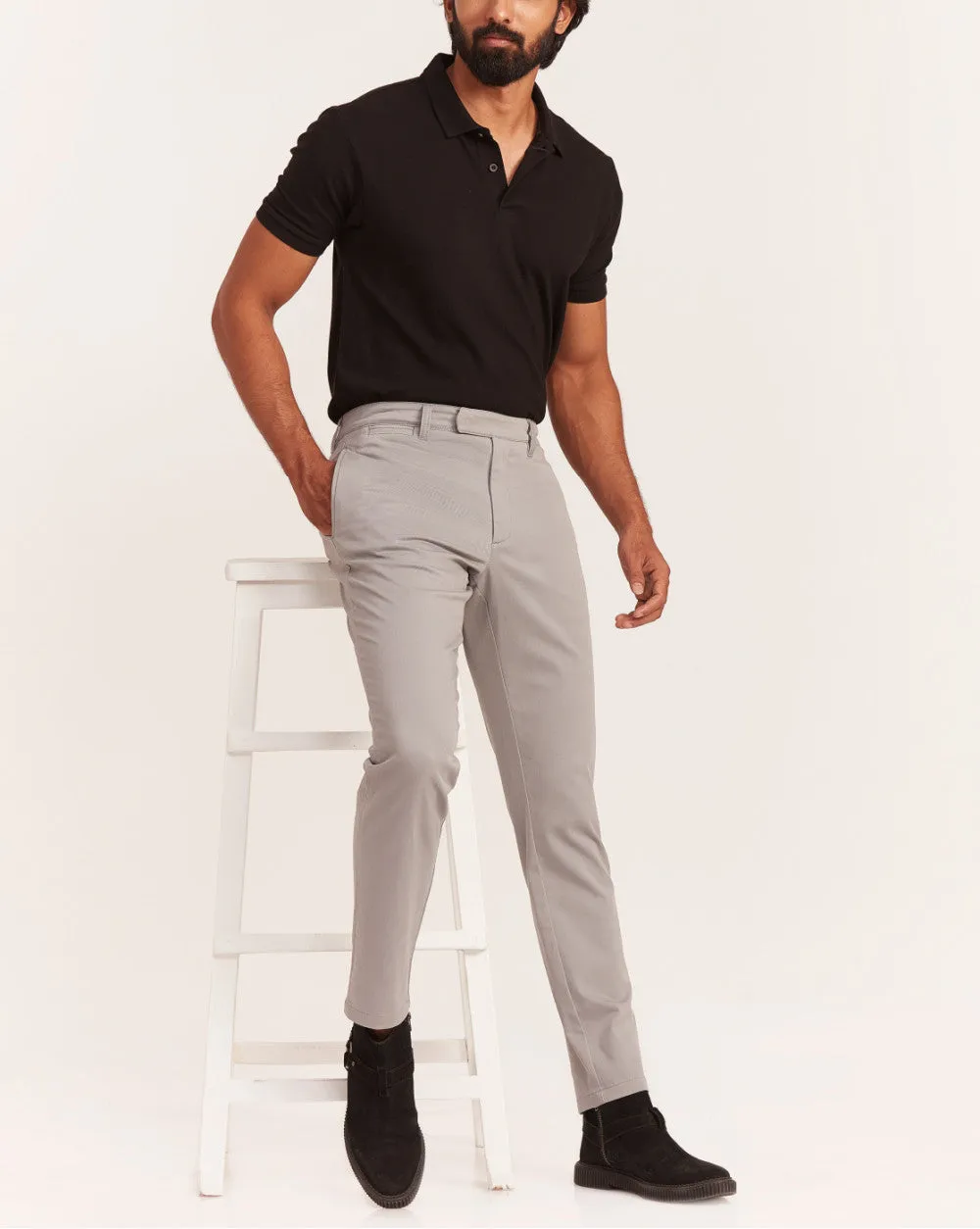 Tapered Fit Chinos With Straight Pockets - Grey