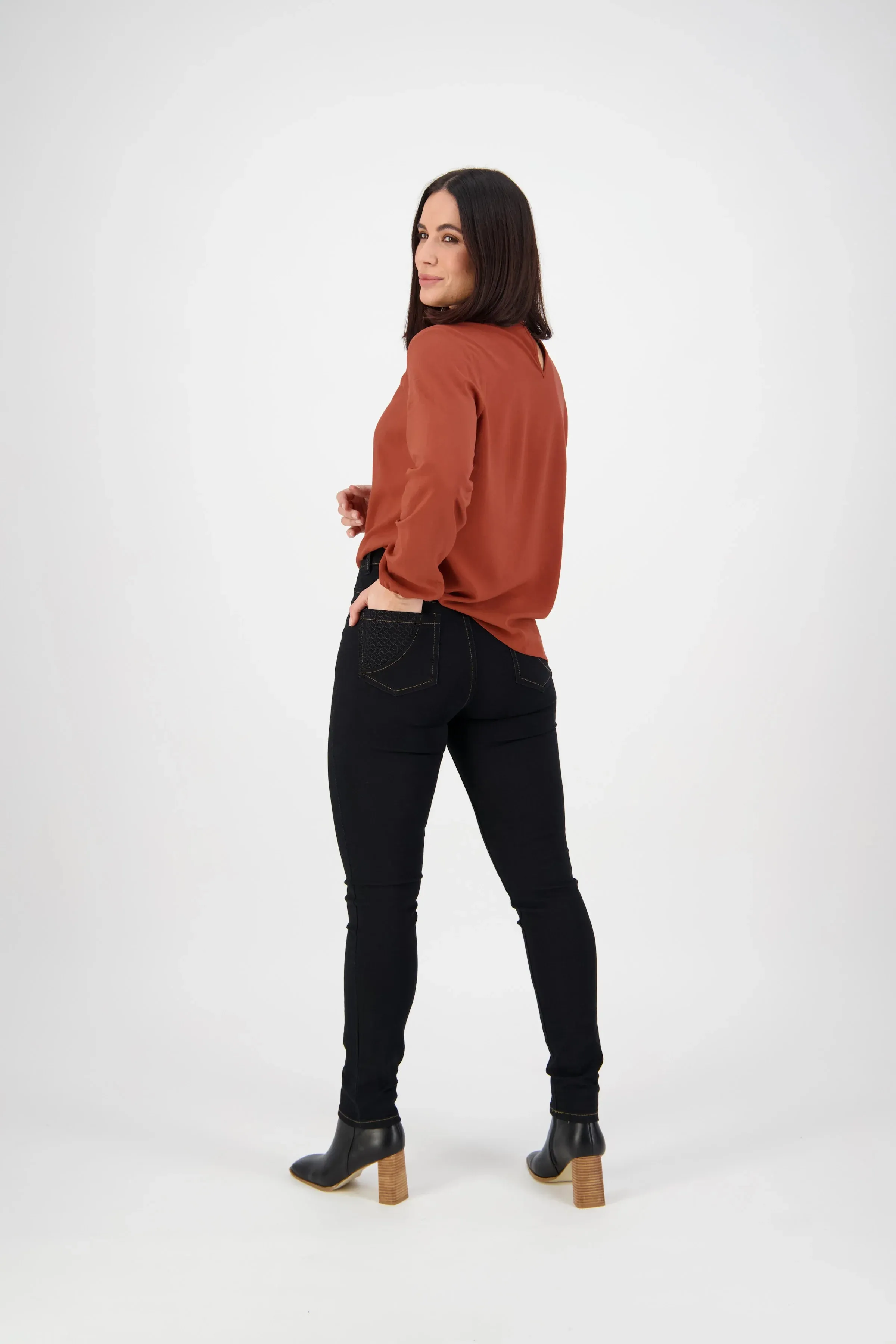 Vassalli - Skinny Leg Full Length Basket Weave Jean-Black