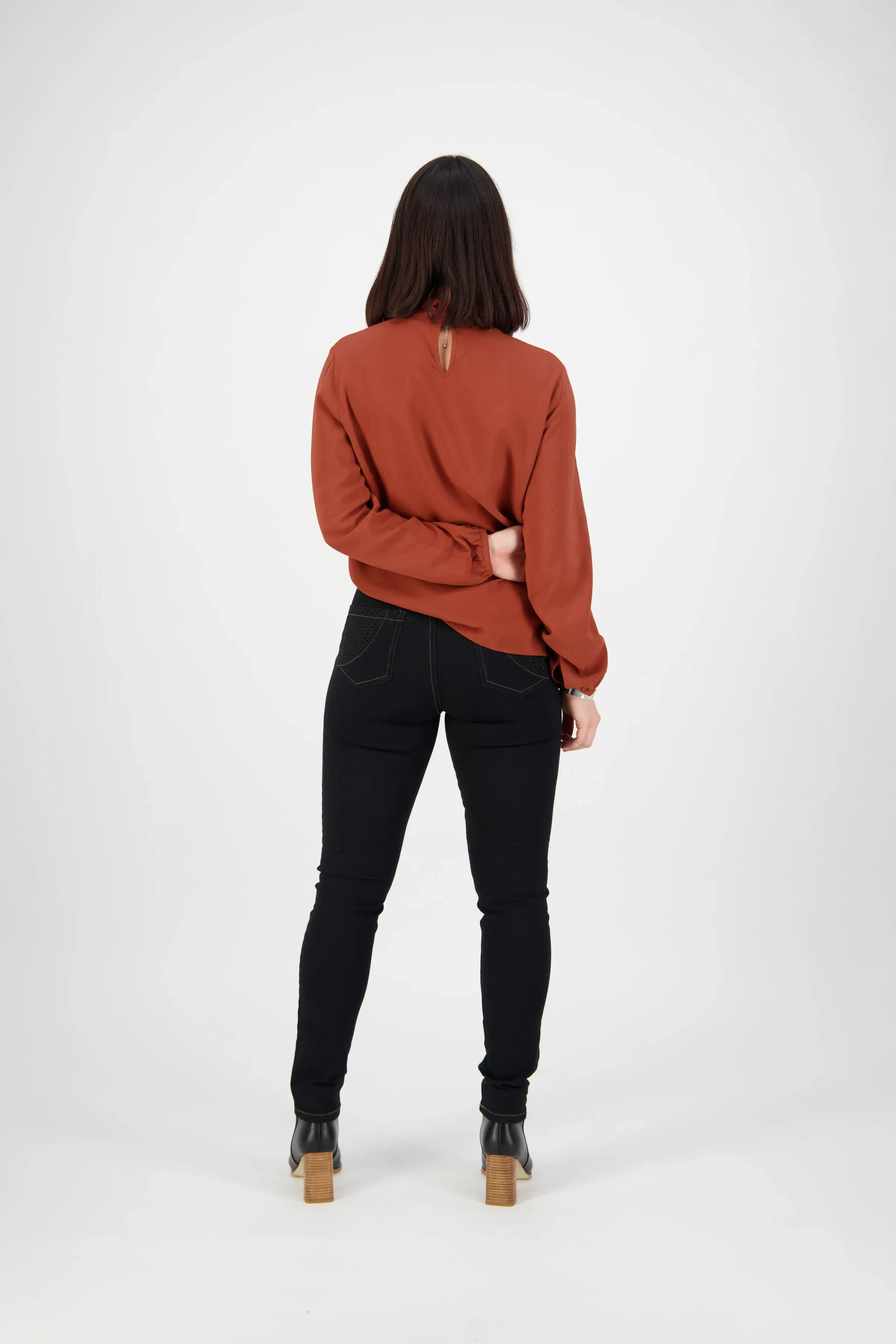 Vassalli - Skinny Leg Full Length Basket Weave Jean-Black