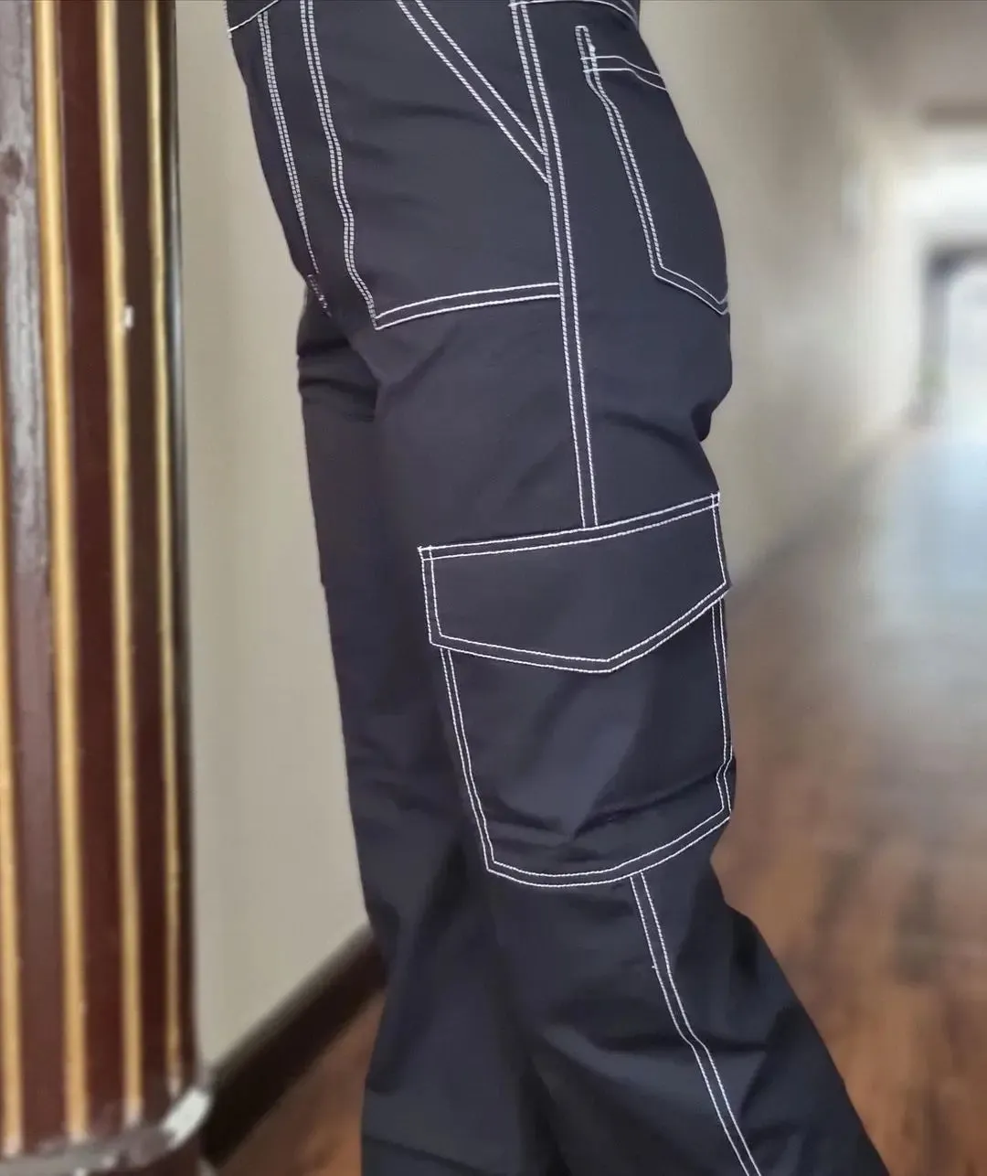 White top stitch utility pants
